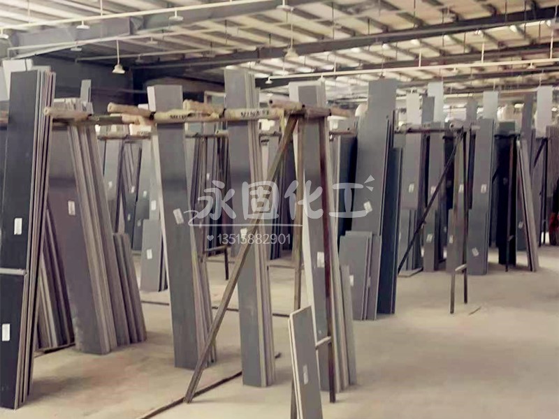 为什么你的白乳胶夏天不干？一场梅雨季停产背后的配方真相